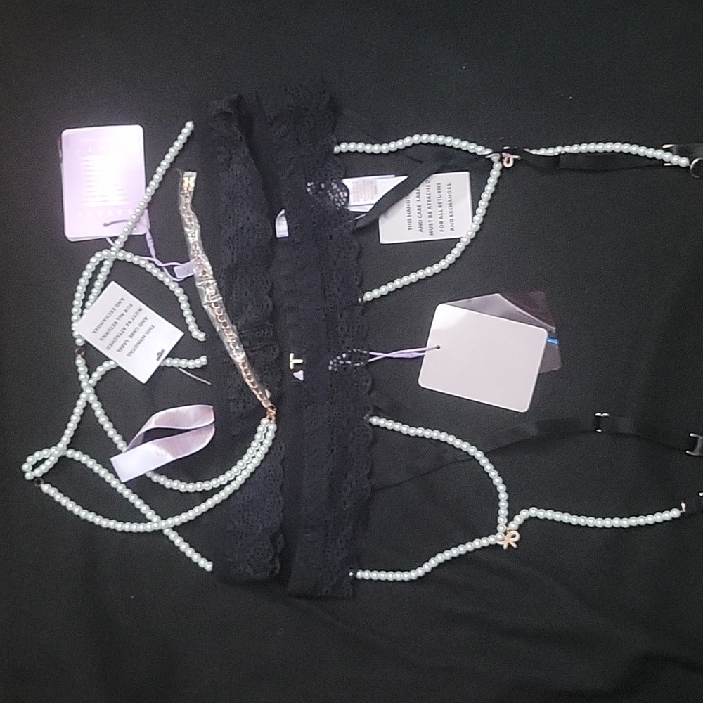 SavageXFenty Bow Pearl Bra and garter belt OS
